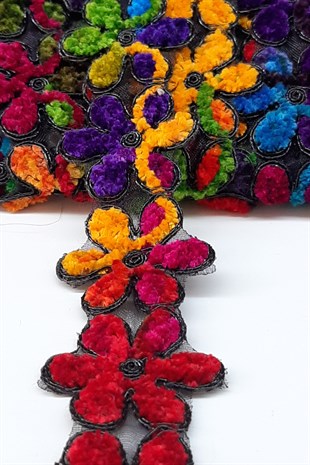 Çiçek Desenli Antik Şerit Güpür