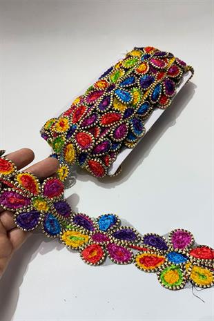 Floral Patterned Antique Ribbon Guipure