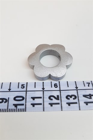 Çiçek Desenli Gümüş Renk Ahşap Boncuk