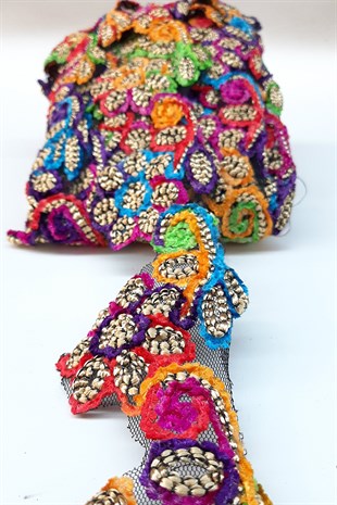 Çiçek Kenar Desenli Antik Şerit Güpür