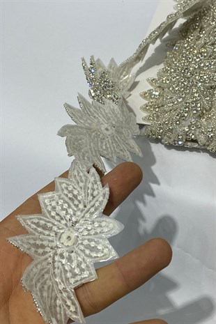 Flower Leaf Pattern Iron-On Border