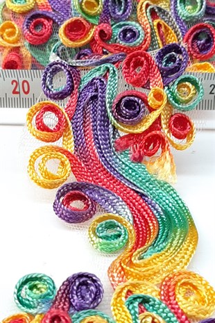 Çiçekli Su Yolu Desenli Antik Şerit Güpür