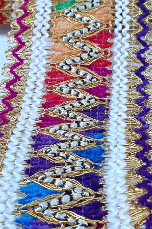 Çizgili Desenli Antik Şerit Güpür