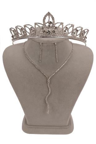 Dalgalı Venüs Şık Kristal Taşlı Abiye Kolye Küpe Seti Ve Yaprak Gelin Tacı