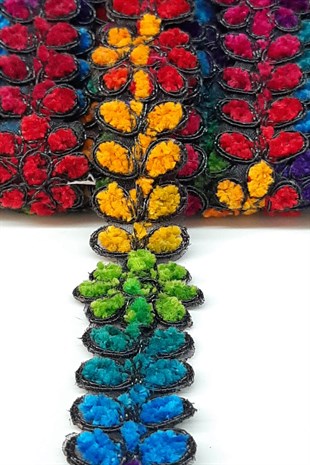 Düz Çiçek Desenli Antik Şerit Güpür