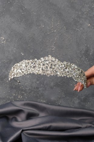 Ela Band Model Bridal Crown Hair Accessory