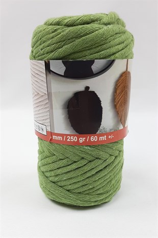 الفستق الحلبي الأخضر الملتوية الخيط