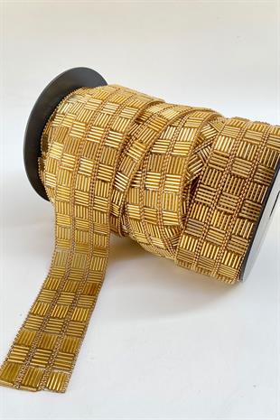 شريط ذهبي واسع من الحديد على الأنابيب مطرز بالشمعدان الحجري