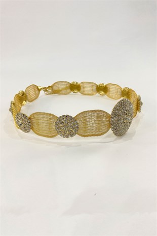 حزام ألباني من الحجر المحلي بشبكة ذهبية