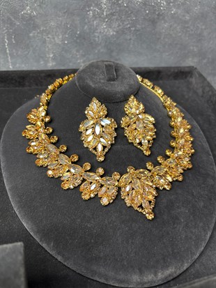 Gold Rengi Velin Damla Model Parlak Taşlı Kolye Küpe Set Göz Alıcı Abiye Davet Takı