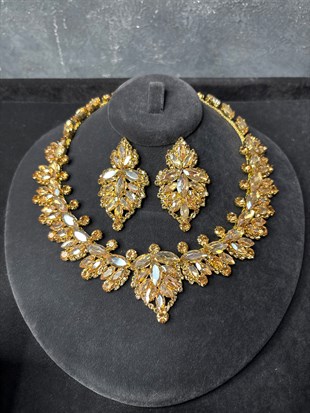 Gold Rengi Velin Damla Model Parlak Taşlı Kolye Küpe Set Göz Alıcı Abiye Davet Takı