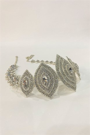 فستان سهرة فضي بقلاوة من حجر الحزام