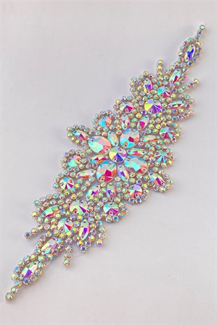 بقلاوة فضية مزينة بالكي على الحجر