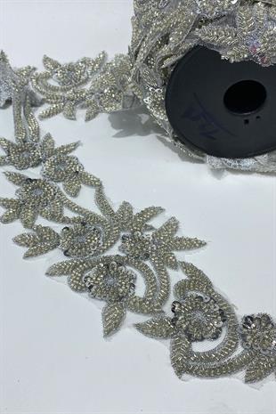 Gümüş Boncuk İşlemeli Çiçek Desen Geniş Şerit Aplik 1 Metre