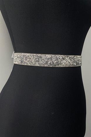 سلسلة فضية مطرزة بالخرز وحزام خصر للسهرة من الحجر