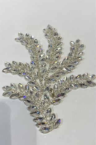 إكسسوار فستان سهرة مزين بحجر المكوك الفضي