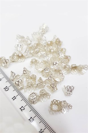 غطاء معدني ديزي فضي 10 قطع