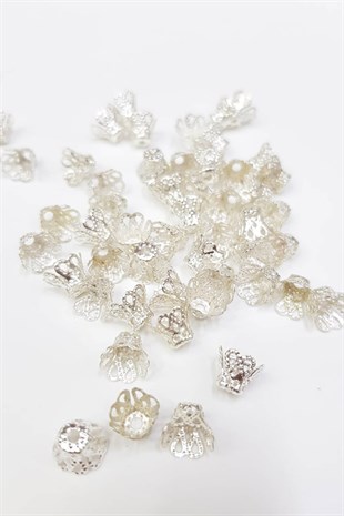 غطاء معدني ديزي فضي 10 قطع