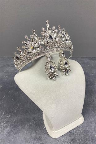 Silver Pera Bridal Crown And Studded Earrings