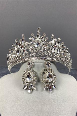 Silver Pera Bridal Crown And Studded Earrings