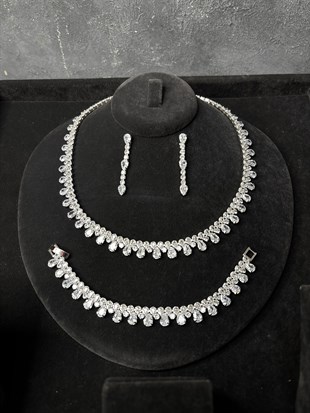 Gümüş Rengi Göz Alıcı Zirkon Kolye Küpe Bileklik 3lü Set / Takı Seti Abiye Düğün Takı