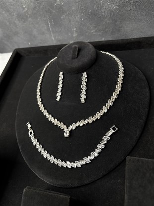 Gümüş Rengi Parlak Zirkon Taşlı 3lü Takı Seti Kolye Küpe Bileklik Abiye