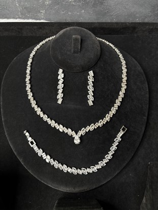 Gümüş Rengi Parlak Zirkon Taşlı 3lü Takı Seti Kolye Küpe Bileklik Abiye