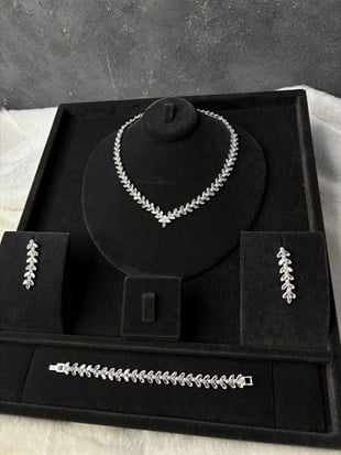 Gümüş Rengi Premium Zirkon Taşlı Kolye Küpe Bileklik Set Lüks Davet Takı