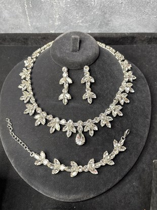 Gümüş Rengi Taşlı Kolye Küpe Bileklik Set Gösterişli Lüks Gelin Nişan Davet Takı
