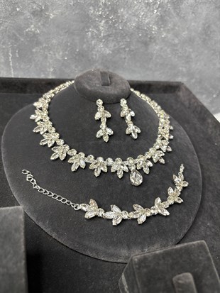 Gümüş Rengi Taşlı Kolye Küpe Bileklik Set Gösterişli Lüks Gelin Nişan Davet Takı