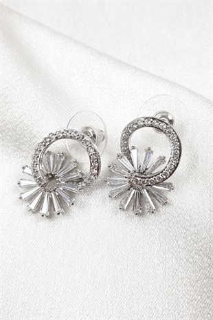 Gümüş Rengi Zirkon Taşlı Skat Yıldız Küpe