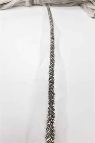 Gümüş Renk Boncuk İşlemeli Şerit
