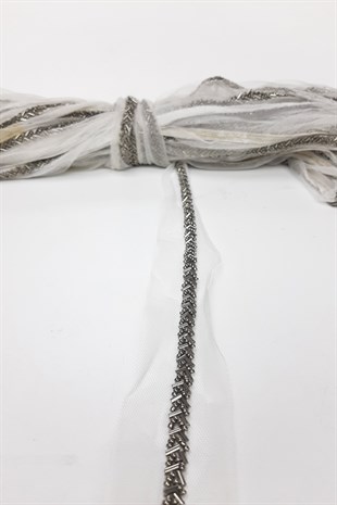 Gümüş Renk Boncuk İşlemeli Şerit