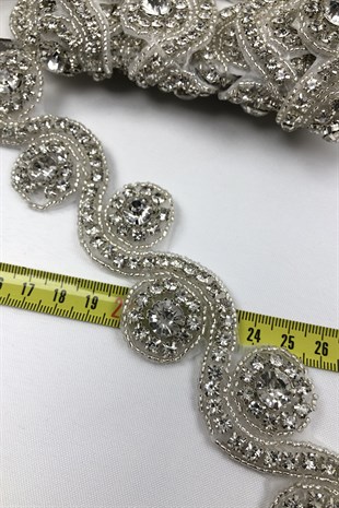 شريط حجري منقوش باللون الفضي المائي