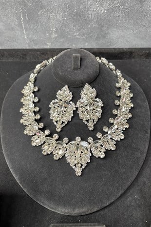 Gümüş Renk Velin Taşlı Kolye Küpe Set Işıltılı Lüks Gelin Düğün Takısı