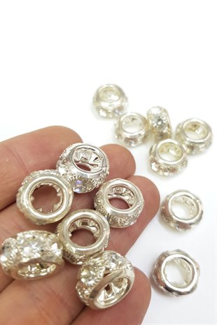 غسالة فضية حجم كبير