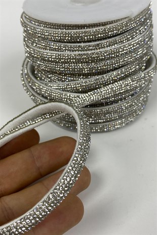 زين الشريط المدعوم باللون الفضي اللامع بأحجار لامعة