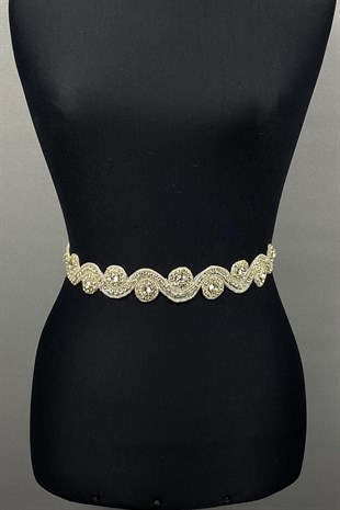 فستان سهرة ووتر واي الفضي مع حزام خصر من الحجر