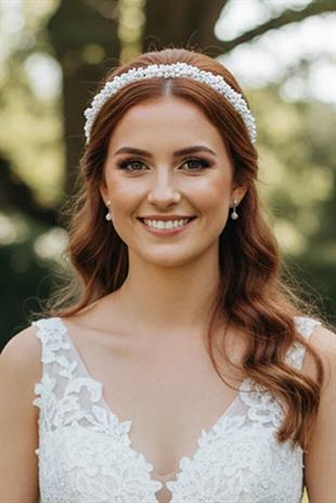 Elegant Bridal Tiara with Pearl and Crystal Beads, Delicate Design Wedding and Engagement Hair Accessory