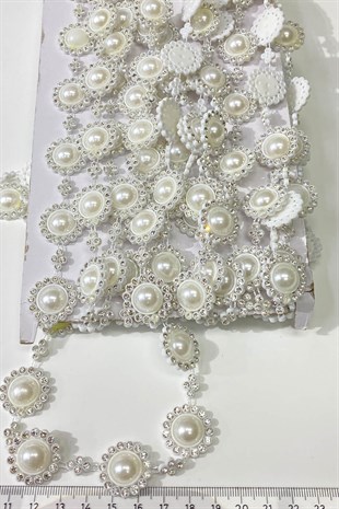 İncili Çiçek Desenli Taşlı Şerit Boncuk Beyaz