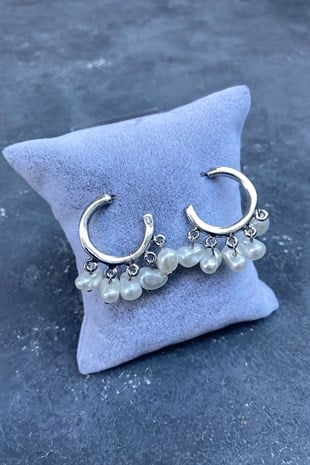 İncili Metal Sallantılı Küpe