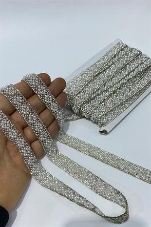 İncili Ütüyle Yapışan Şerit Aplik