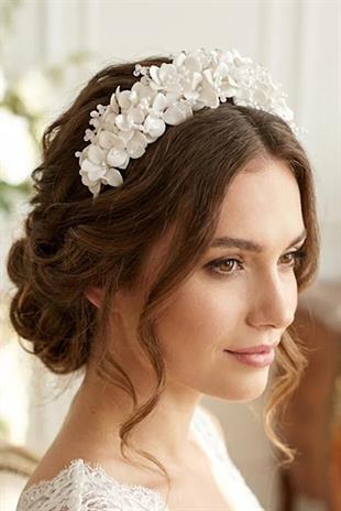 Pearl and Crystal Embellished Floral Bridal Tiara Henna Engagement Hair Accessory