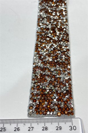 الشريط الحجري البني والفضي