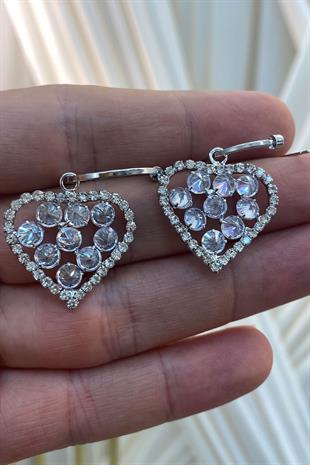 Kalp Motifli Parlak Zirkon Taşlı Küpe