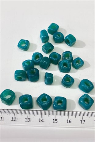 Kare Cam Boncuk Kolye ve Bileklik Ucu 5 Adet Koyu Mint Yeşili