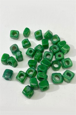 Square Glass Bead Necklace and Bracelet Tip 5 Pcs Green