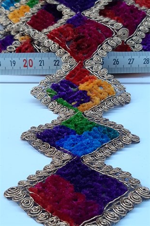 Kare Desenli Antik Şerit Güpür