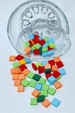 Kare Plastik Boncuk 20 gr