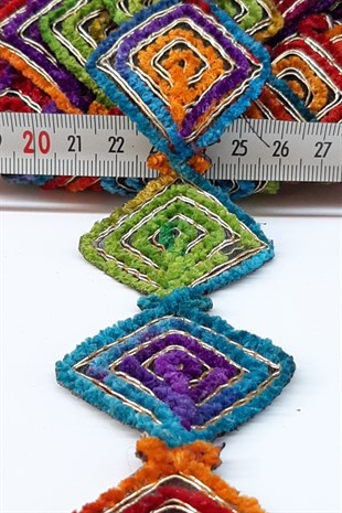 Kare Sarmal Desenli Antik Şerit Güpür